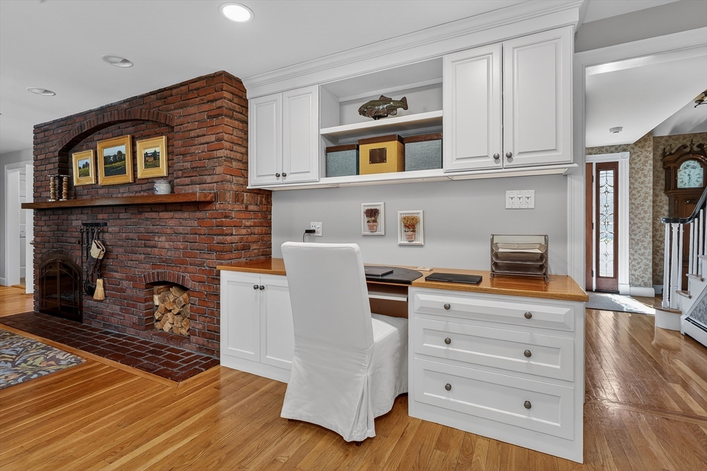 37 Mast Hill Road Hingham, MA 02043 - Photo 16 of 41