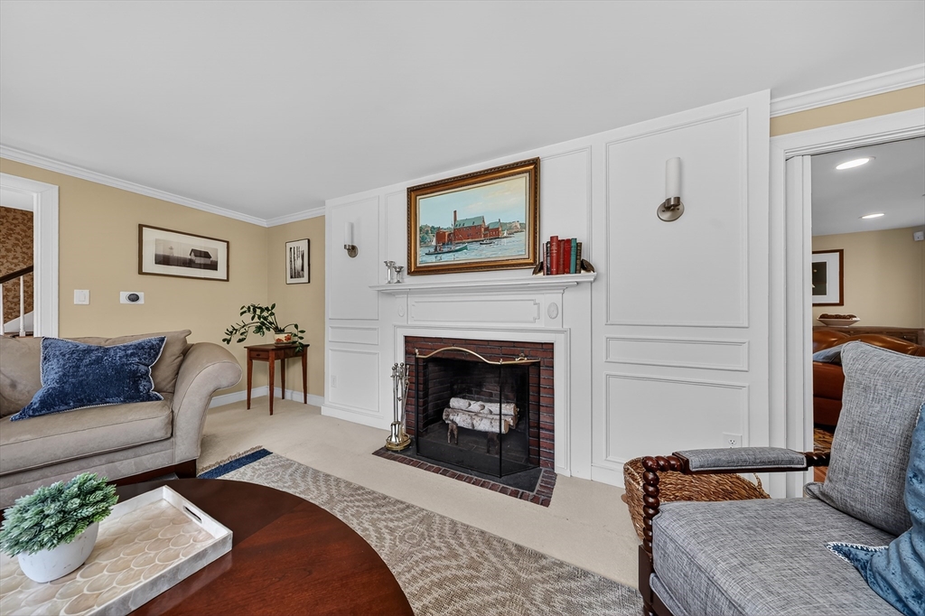 37 Mast Hill Road Hingham, MA 02043 - Photo 3 of 41