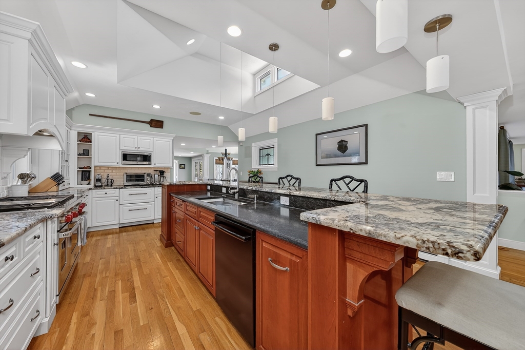 37 Mast Hill Road Hingham, MA 02043 - Photo 8 of 41