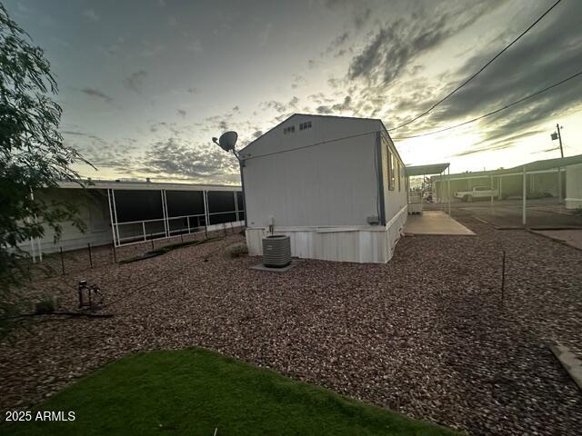 2121 North Center Street, Unit 120 Mesa, AZ 85201 - Photo 20 of 34 a view of backyard with green space