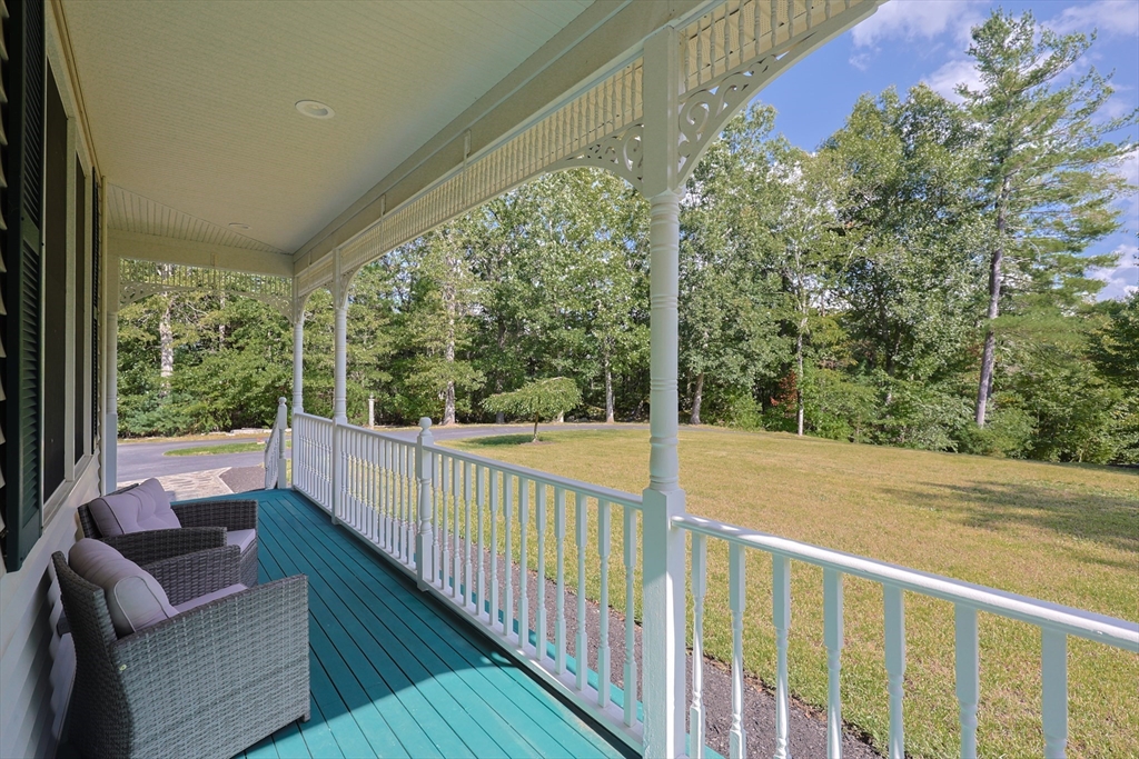 440 Quaker Street Northbridge, MA 01534 - Photo 4 of 31