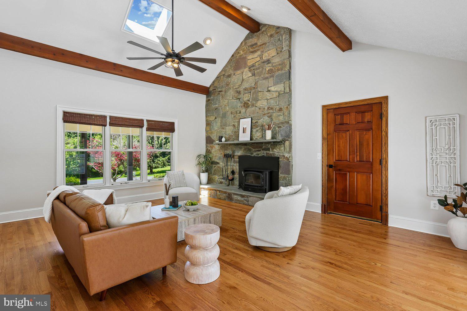 20920 Sunnyacres Road Gaithersburg, MD 20882 - Photo 20 of 64 Family room with cathedral ceiling