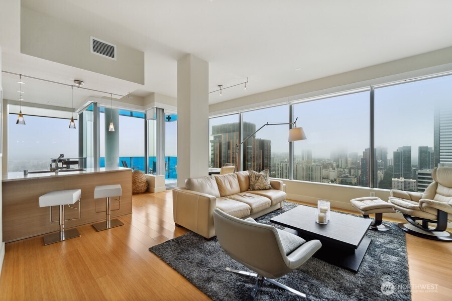 737 Olive Way, Unit 3705 Seattle, WA 98101 - Photo 12 of 38