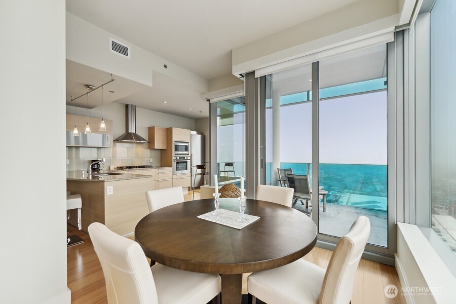 737 Olive Way, Unit 3705 Seattle, WA 98101 - Photo 23 of 38