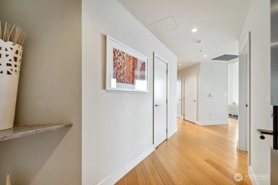 737 Olive Way, Unit 3705 Seattle, WA 98101 - Photo 33 of 38