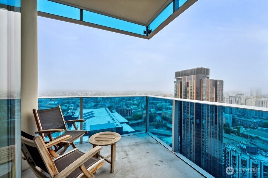 737 Olive Way, Unit 3705 Seattle, WA 98101 - Photo 35 of 38