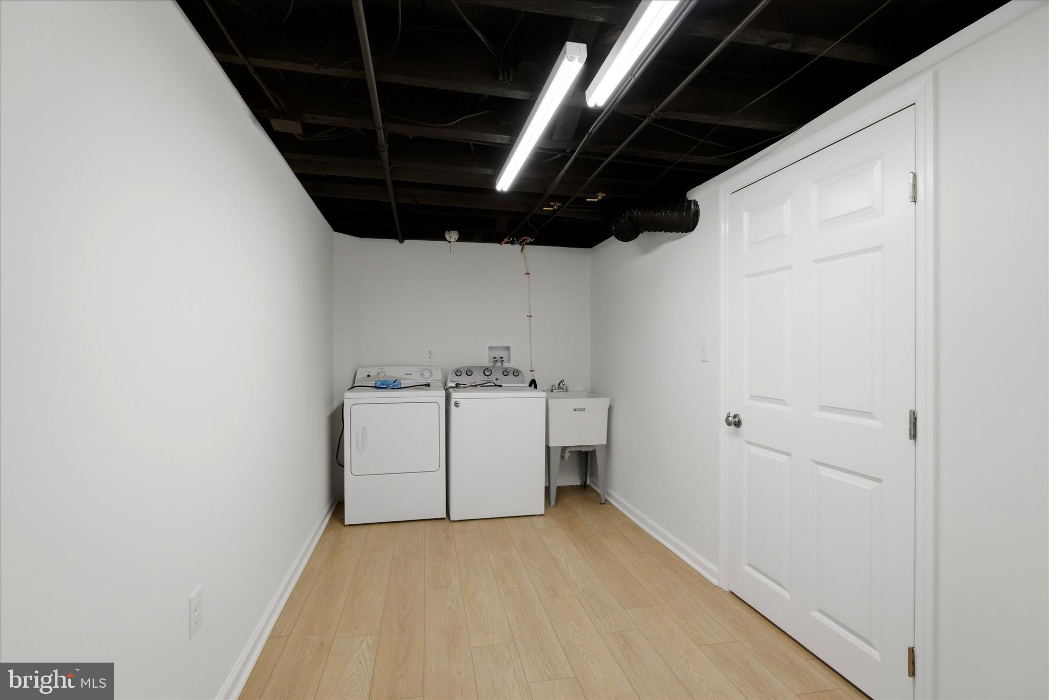1612 Colony Lane Havertown, PA 19083 - Photo 26 of 34 a utility room with dryer and washer