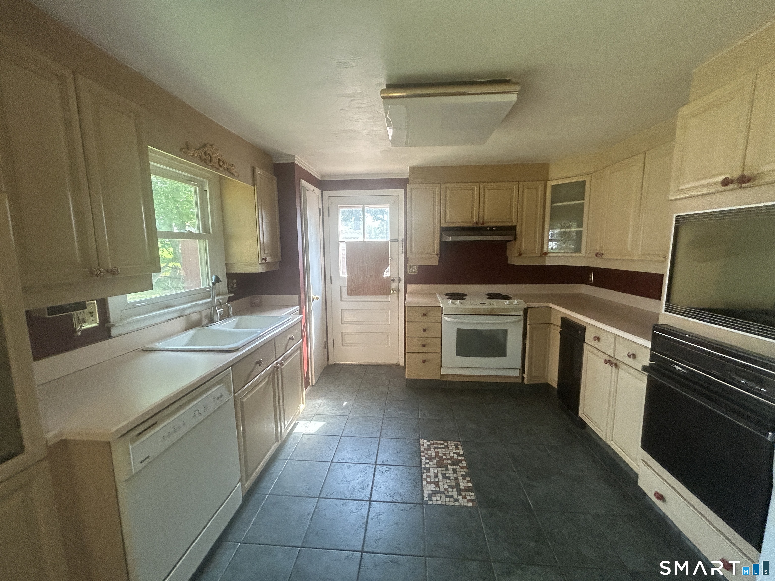 34 Brookside Road Newington, CT 06111 - Photo 19 of 34
