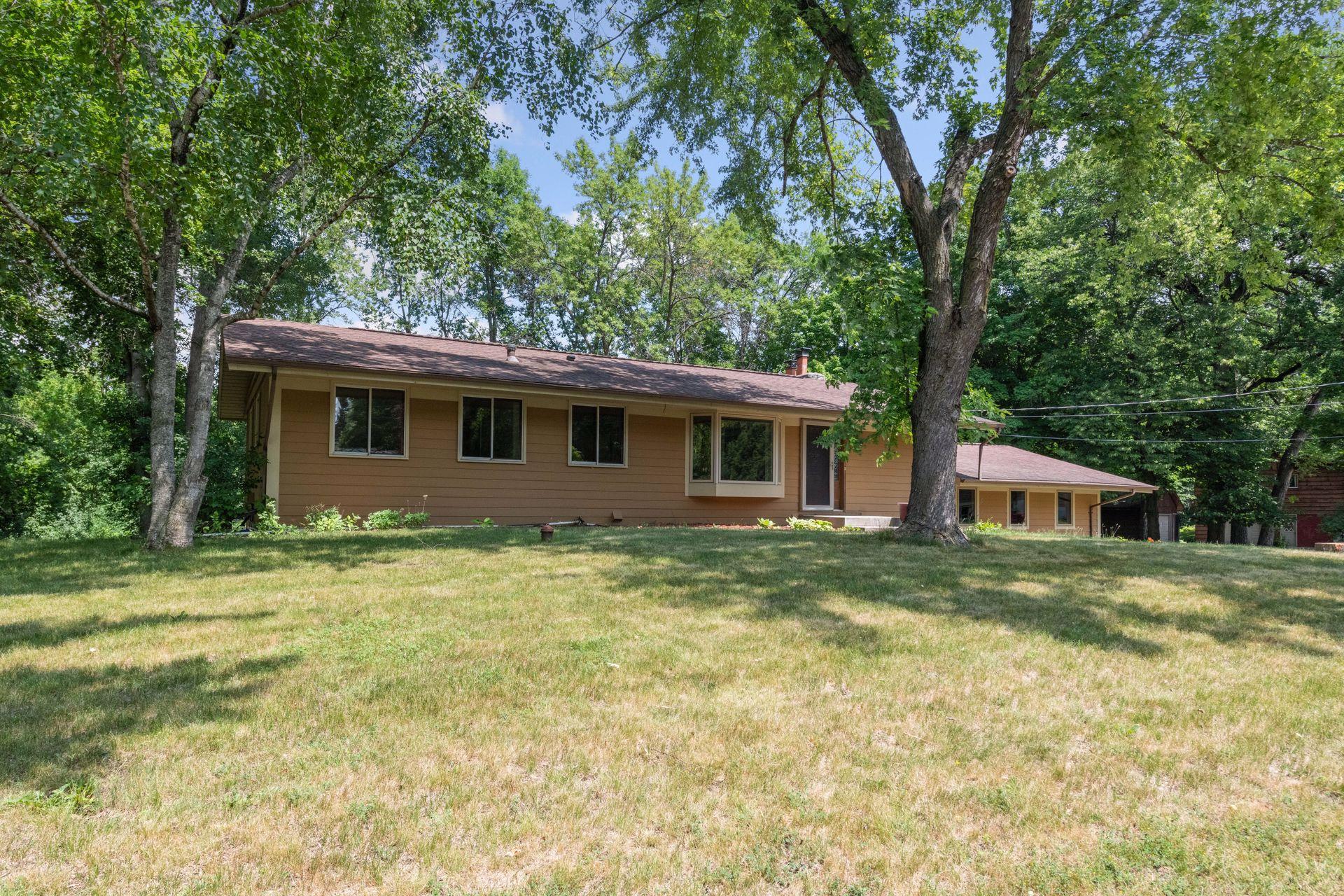 19000 Hanus Road Minnetonka, MN 55345 - Photo 4 of 46