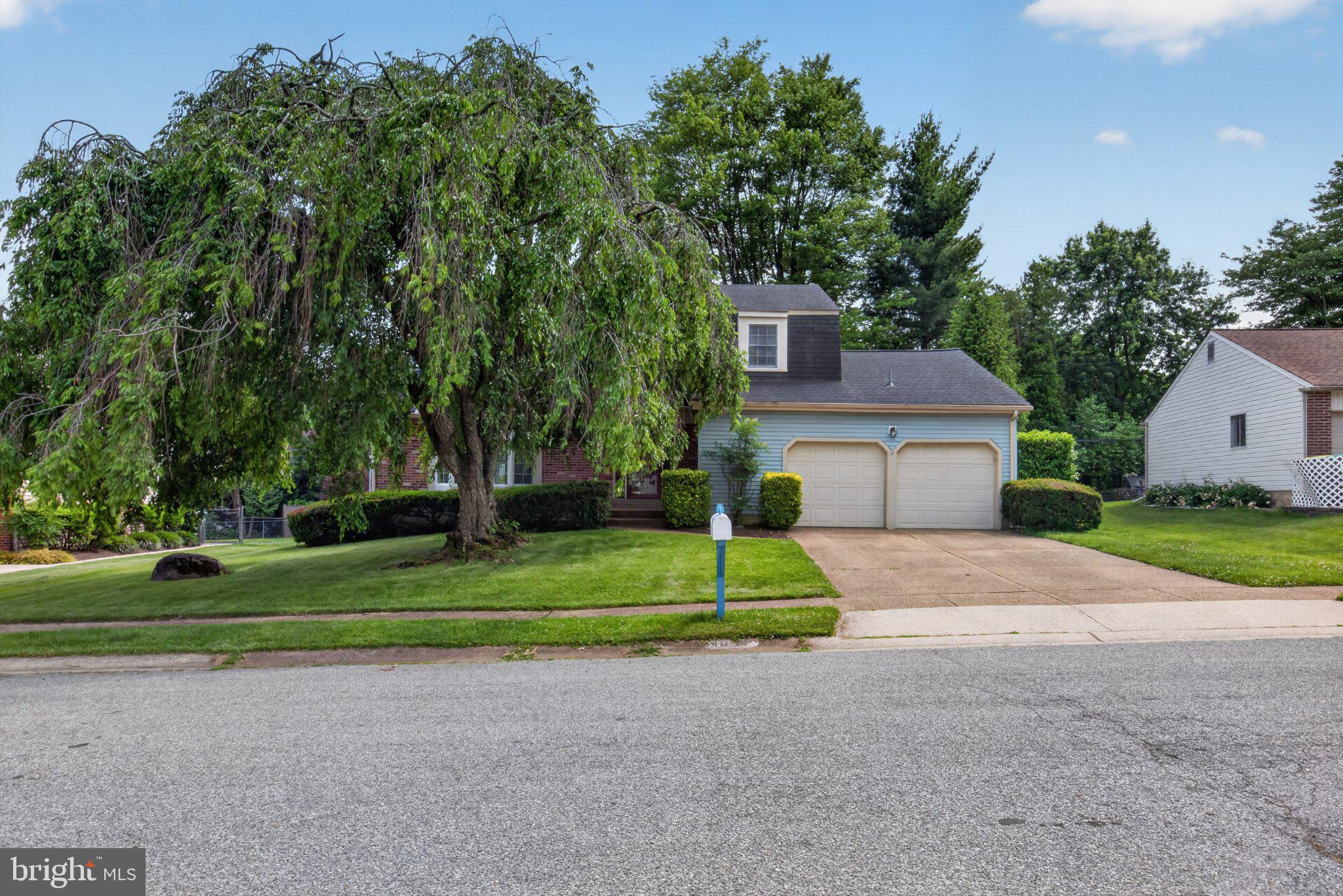 1020 Jeffrey Road Wilmington, DE 19810 - Photo 4 of 108 Charming home with lush greenery.