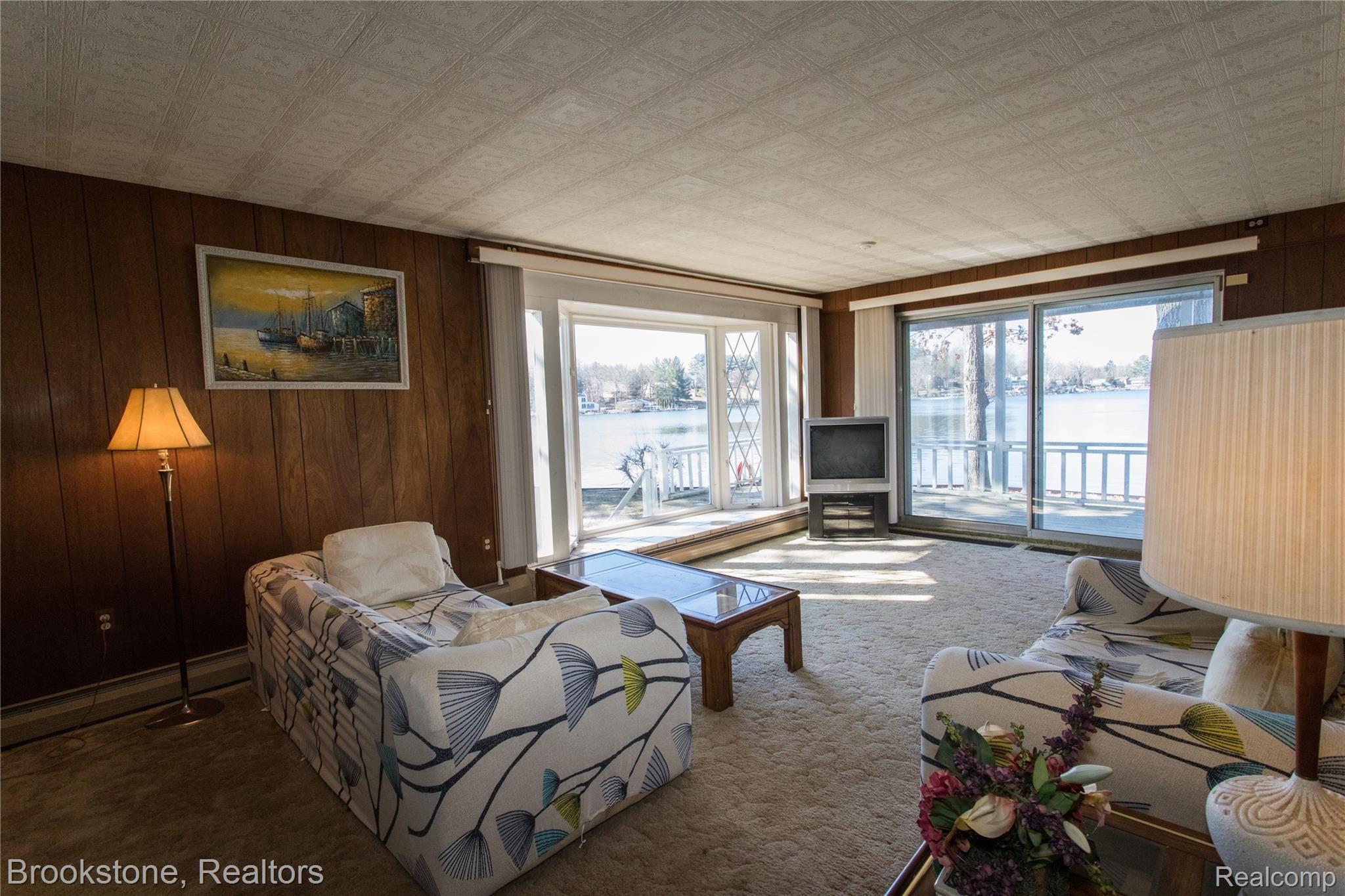 1675 Rochester Road Leonard, MI 48367 - Photo 36 of 62 rochesterlake_nick-32.jpg