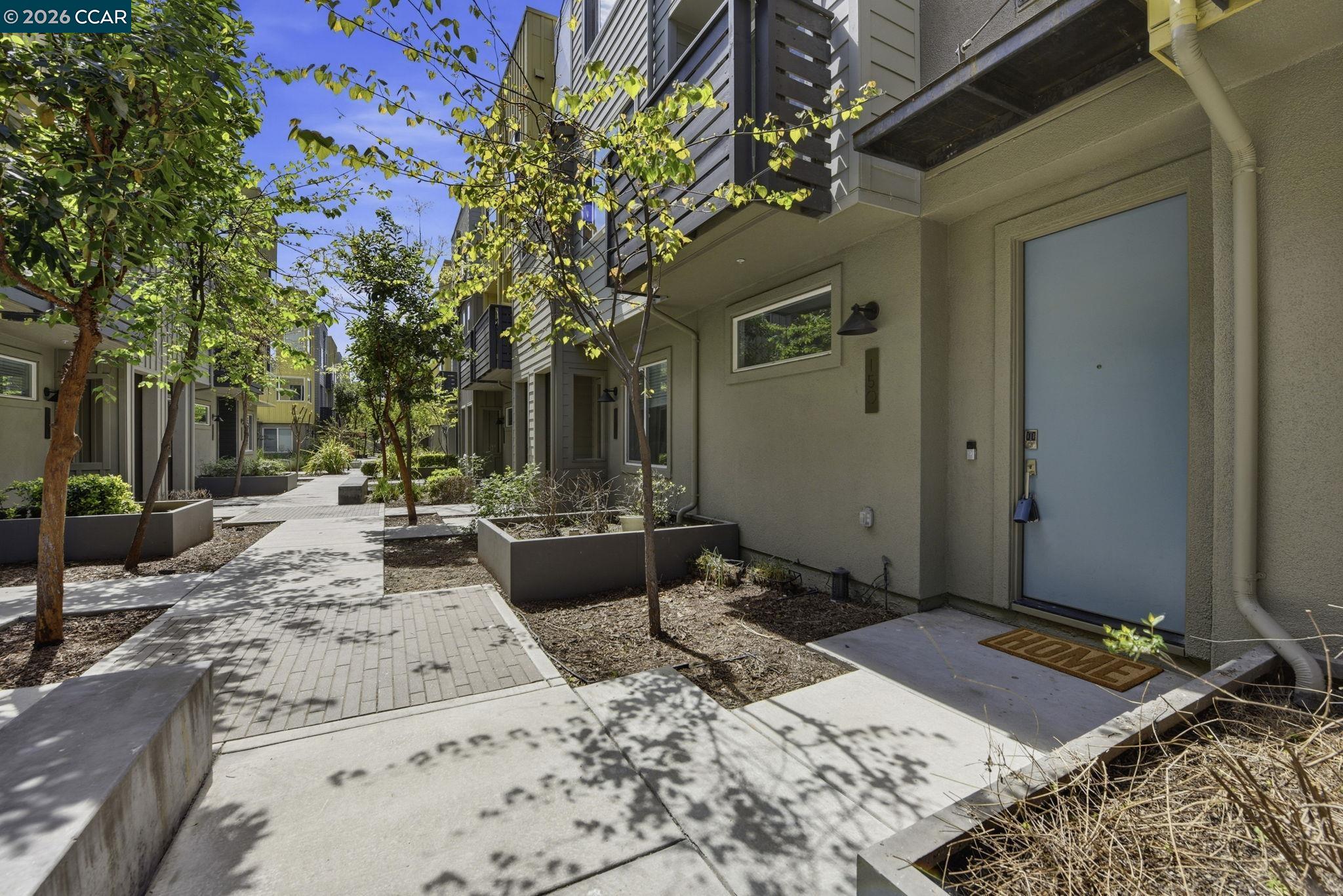 150 Uptown Circle Oakland, CA 94607 - Photo 2 of 32