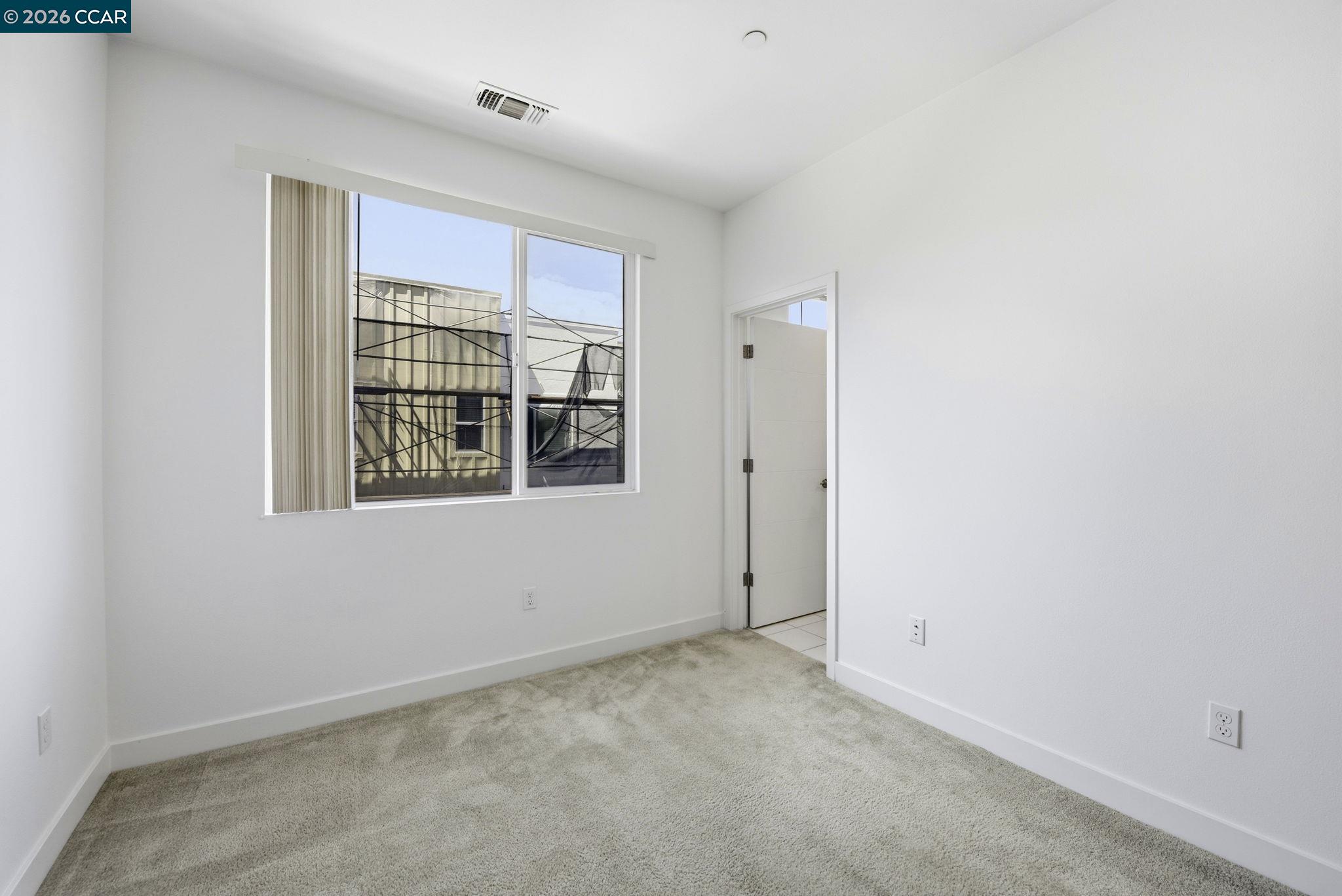 150 Uptown Circle Oakland, CA 94607 - Photo 23 of 32