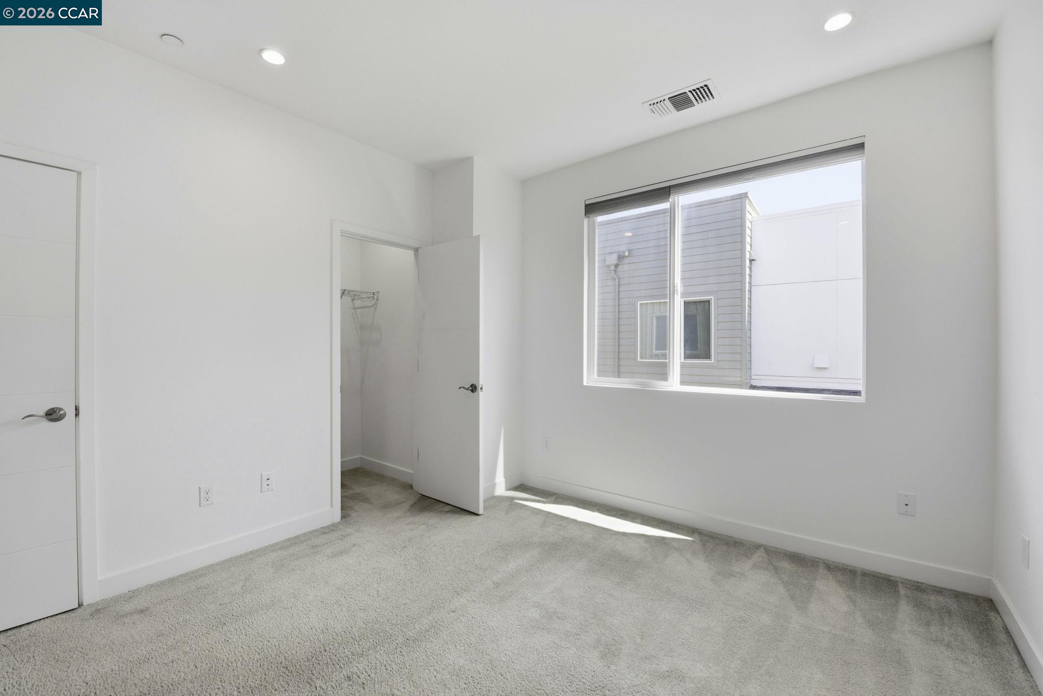 150 Uptown Circle Oakland, CA 94607 - Photo 25 of 32