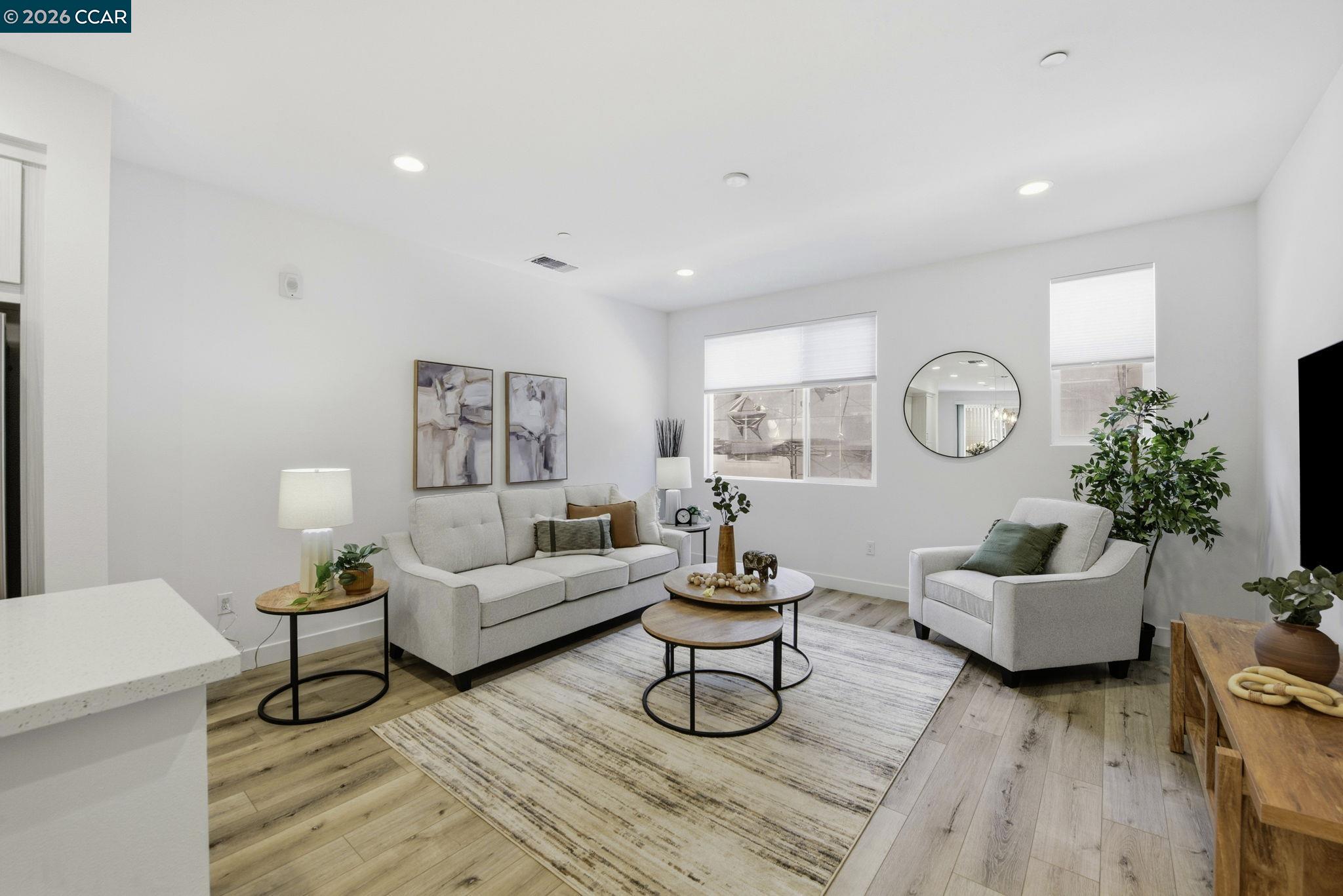 150 Uptown Circle Oakland, CA 94607 - Photo 6 of 32