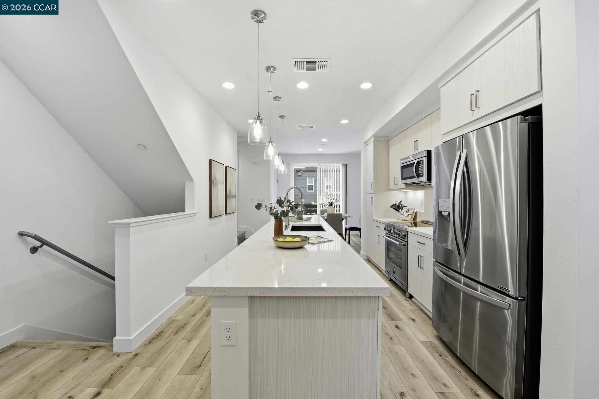 150 Uptown Circle Oakland, CA 94607 - Photo 7 of 32