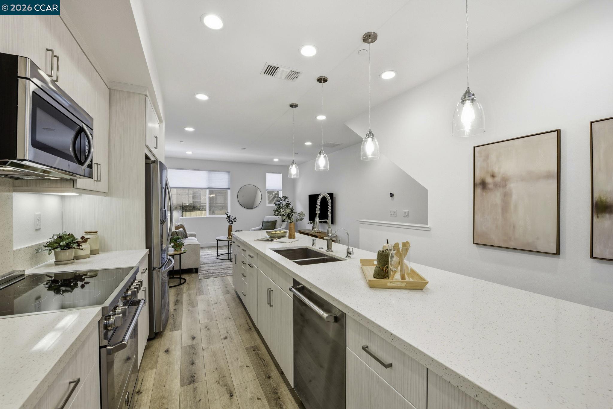 150 Uptown Circle Oakland, CA 94607 - Photo 10 of 32