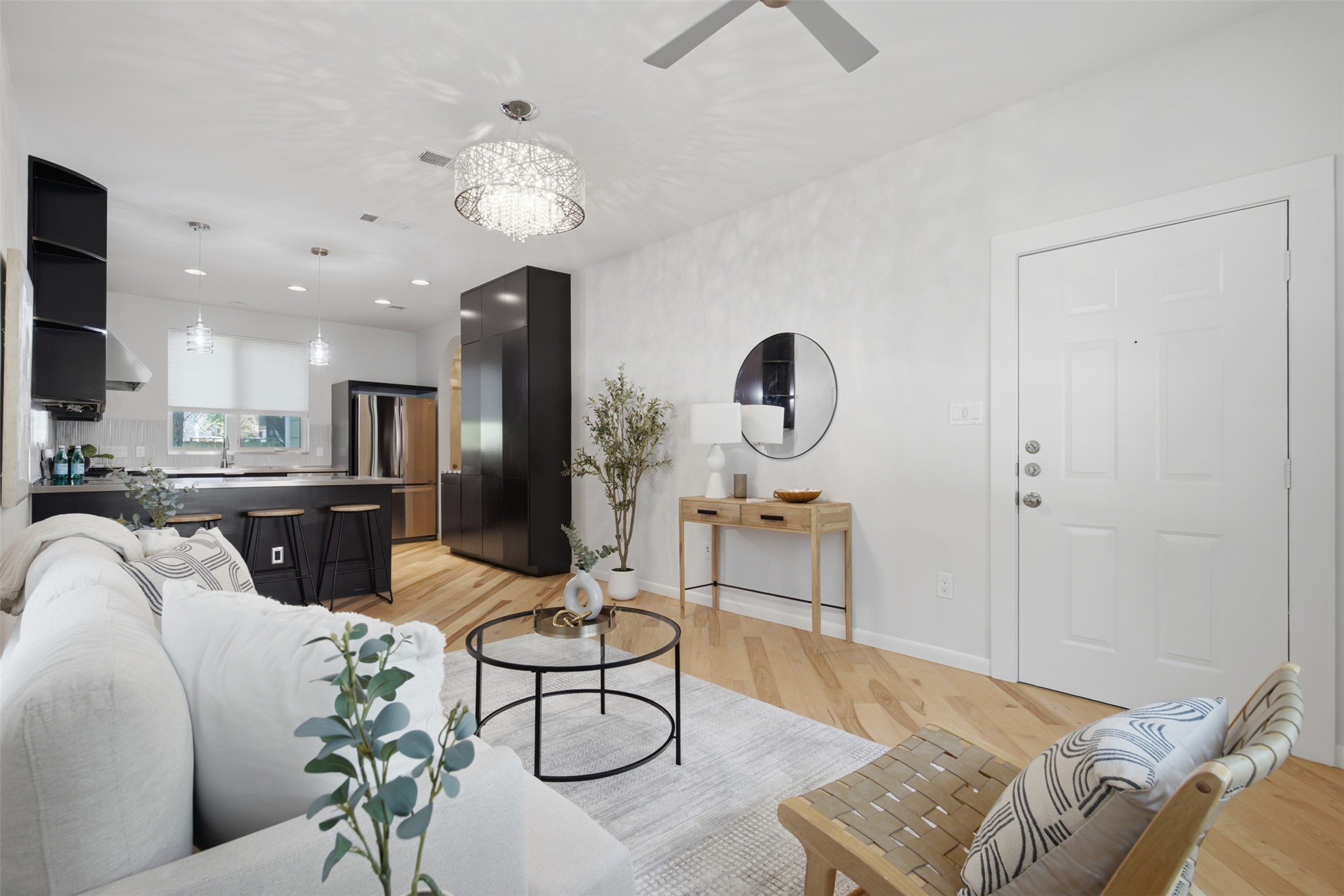 206 East 43rd Street Austin, TX 78751 - Photo 8 of 29 Charming interior that gives you that homely feeling immediately upon entry.