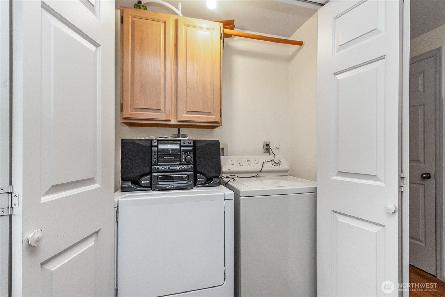 1310 Boise Street Fircrest, WA 98466 - Photo 14 of 36 a utility room with dryer and washer