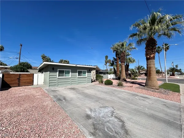 $2,795 | 1734 Sombrero Drive, Las Vegas, NV 89169