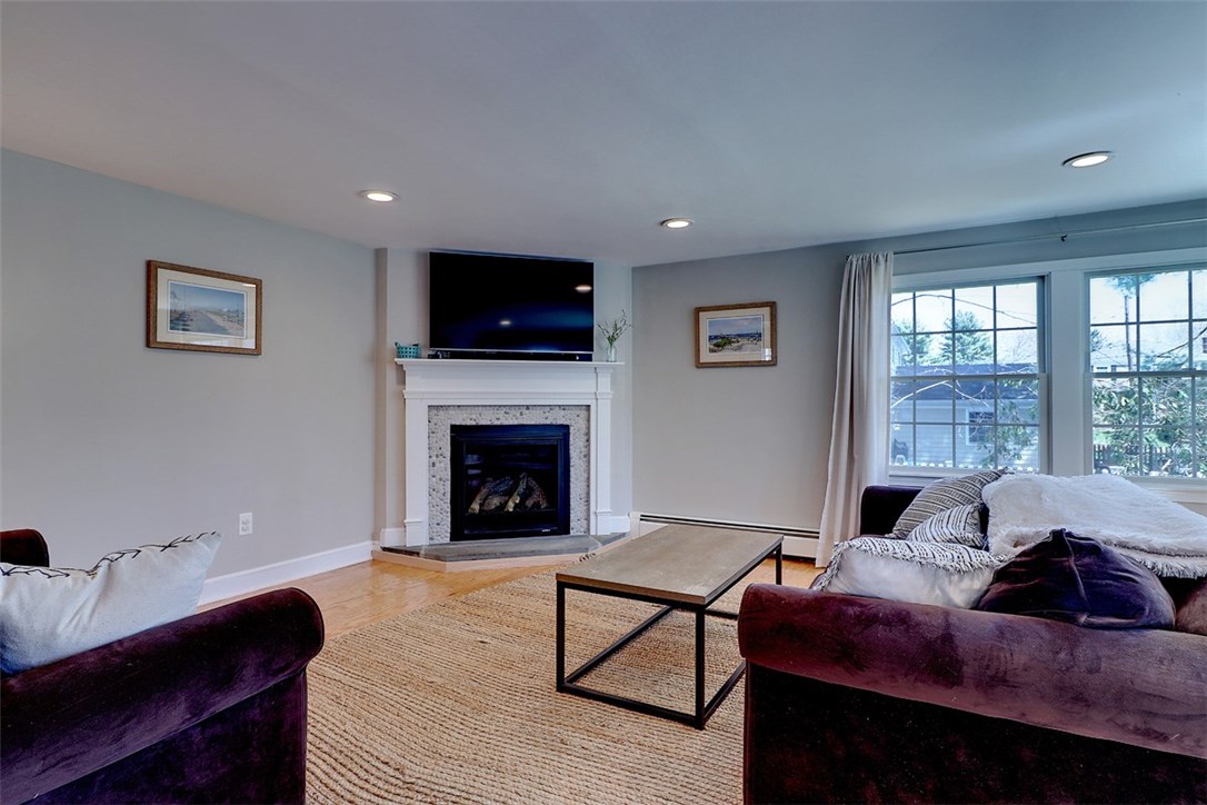 14 Old Chimney Road Barrington, RI 02806 - Photo 5 of 25