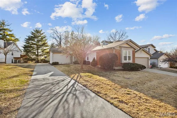 $259,900 | 3060 Autumn Shores Drive, Maryland Heights, MO 63043