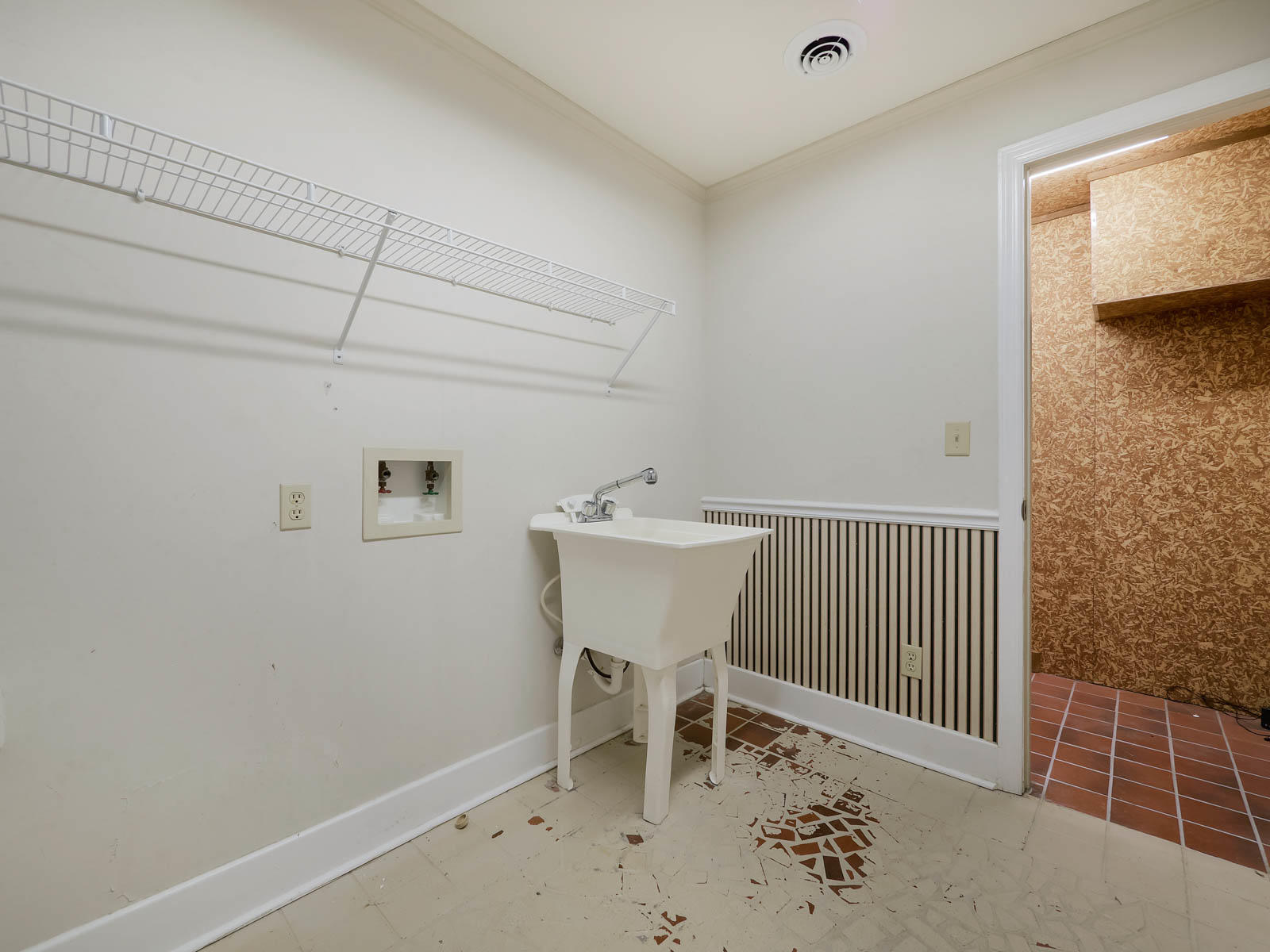 220 Masters Road East Hixson, TN 37343 - Photo 33 of 49 Laundry Room & Storage Room