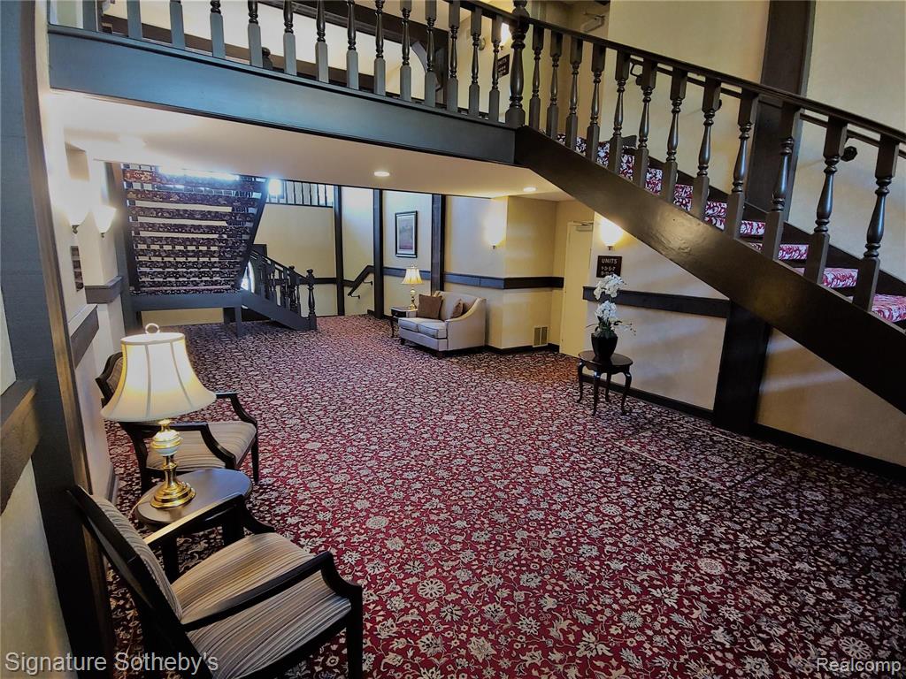 1750 Vernier Road, Unit 5 Grosse Pointe Woods, MI 48236 - Photo 5 of 33