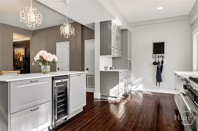 $2,100,000 | 507 East Mc Donough Street, Savannah, GA 31401