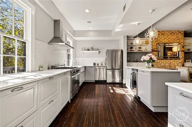 $2,100,000 | 507 East Mc Donough Street, Savannah, GA 31401