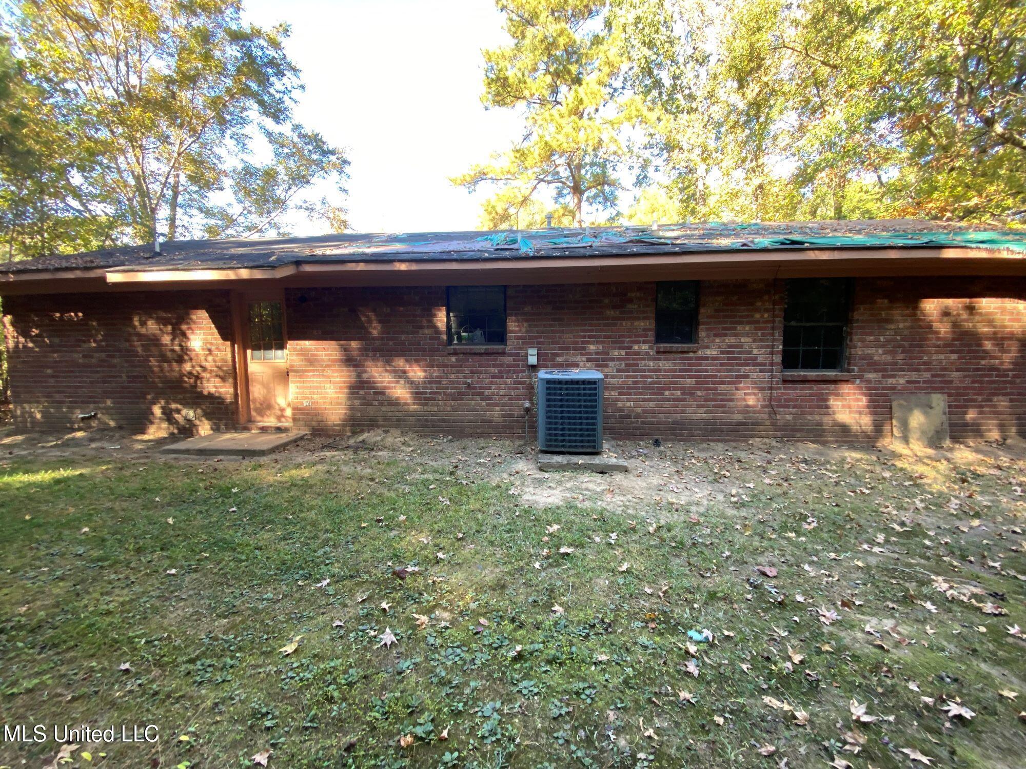 742 Hamburg Road Roxie, MS 39661 - Photo 2 of 14 742 Hamburg back