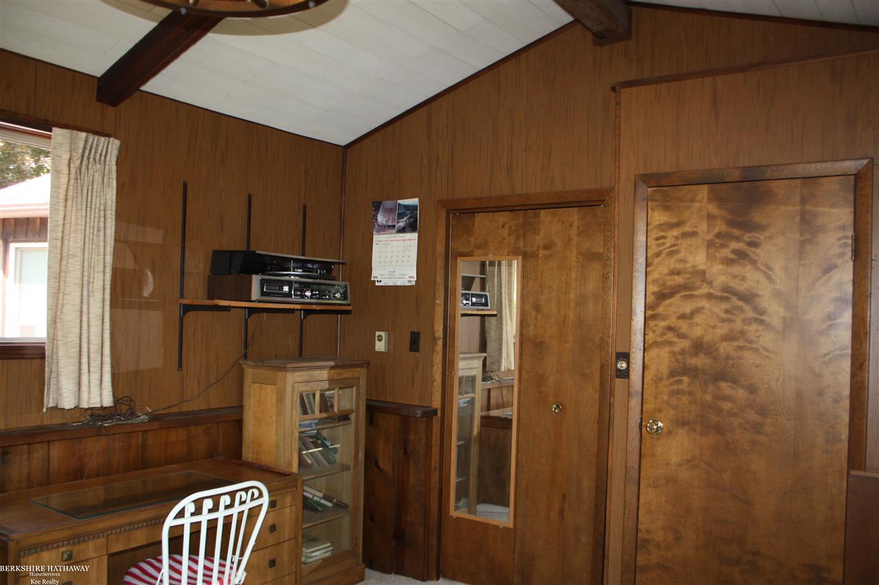 5048 Rochester Road Leonard, MI 48367 - Photo 17 of 68 31299621-16.JPG