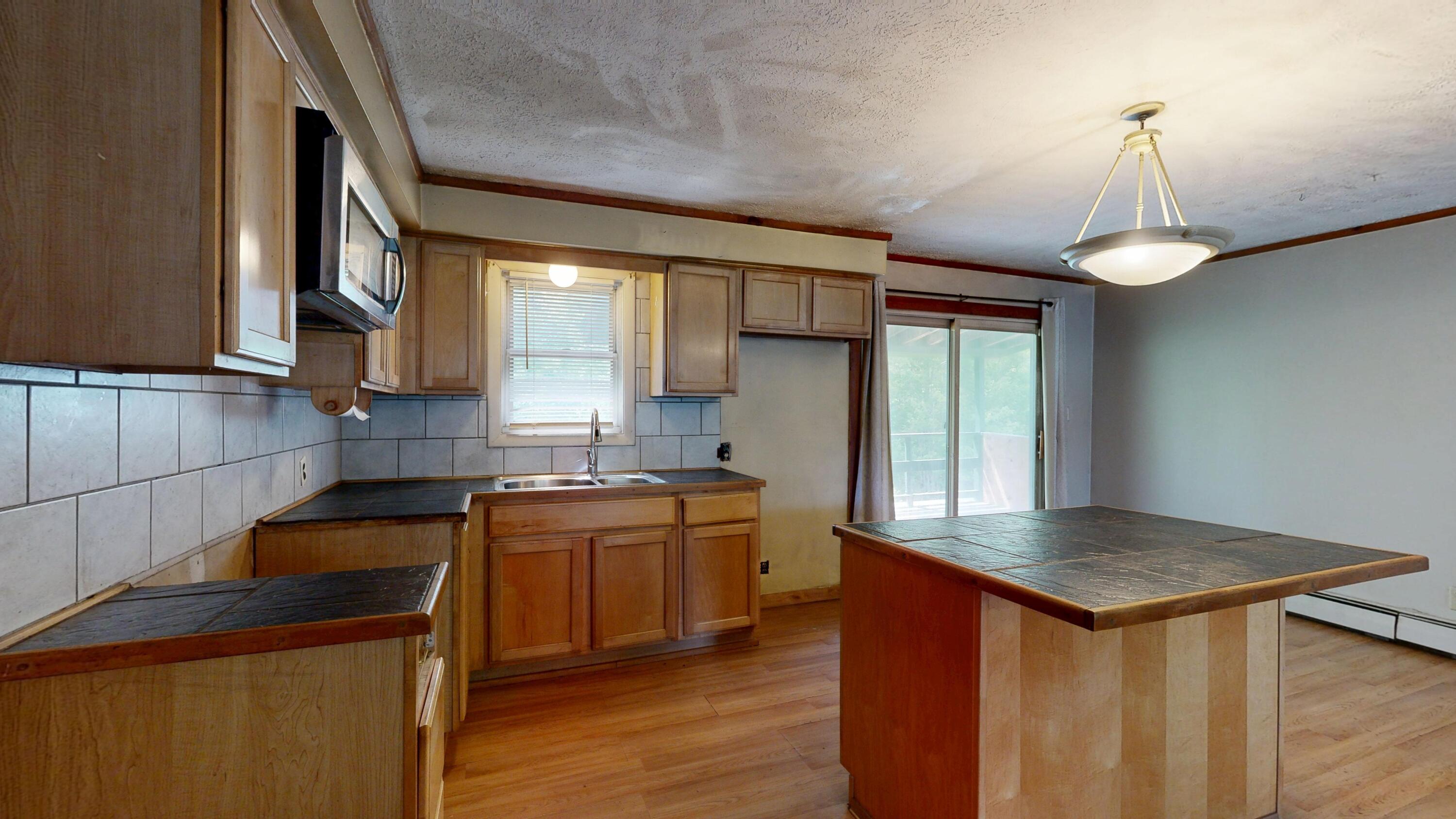 225 Middle Road Sabattus, ME 04280 - Photo 8 of 27 Kitchen