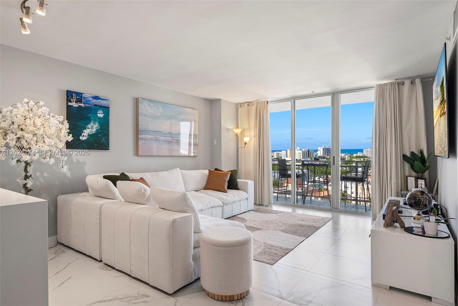 90 Alton Road, Unit 1405 Miami Beach, FL 33139 - Photo 2 of 39 Gallery Image 2