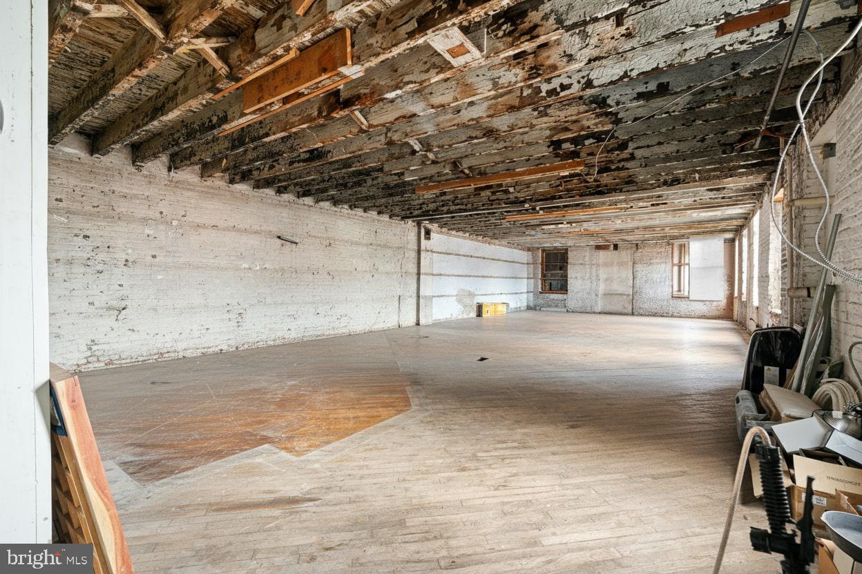 153 West Jefferson Street Philadelphia, PA 19122 - Photo 22 of 31 a view of a room with gym equipment