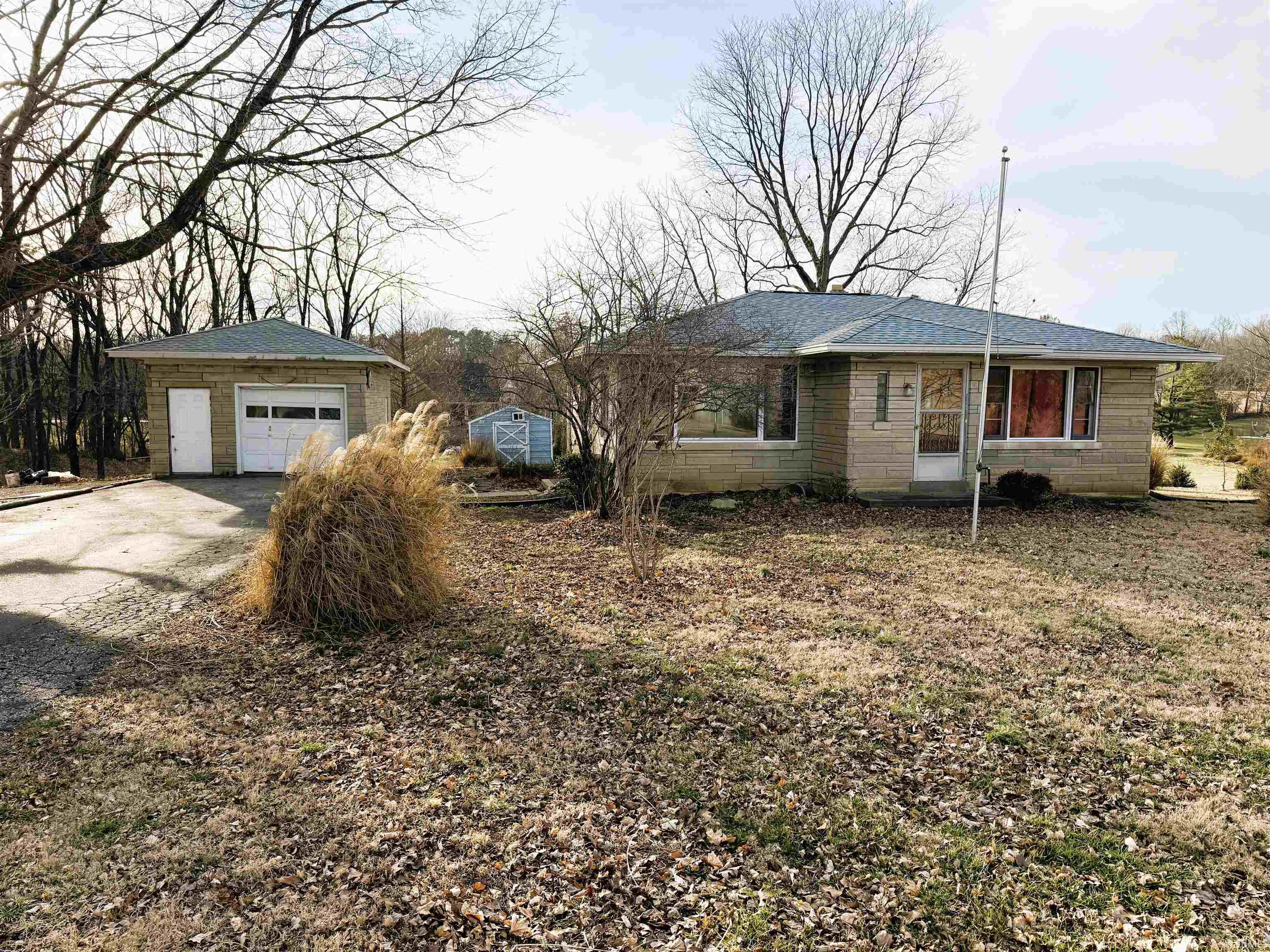 4715 South Posey County Line Road Evansville, IN 47712 - Photo 1 of 36 Gallery Image 1