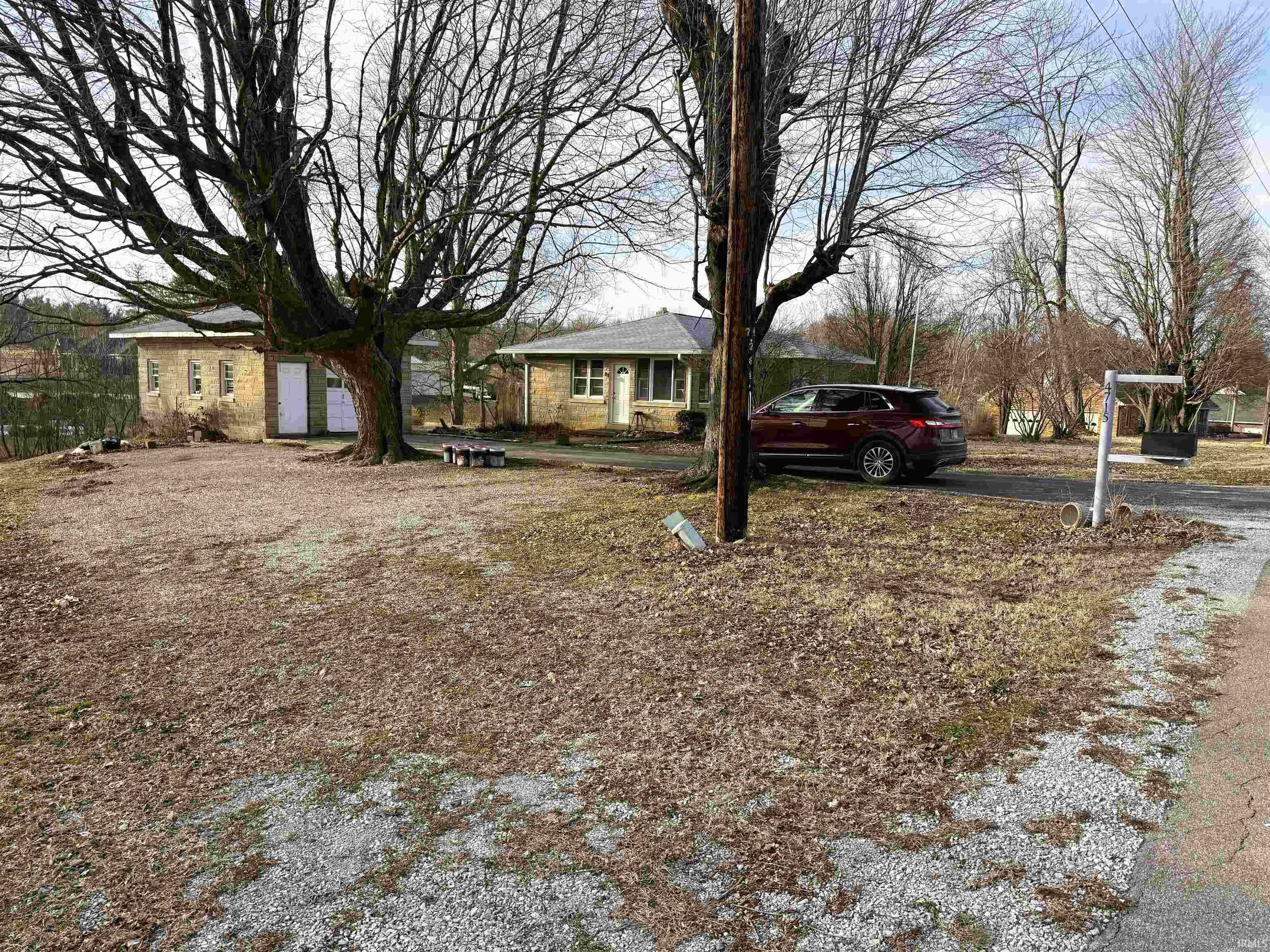 4715 South Posey County Line Road Evansville, IN 47712 - Photo 3 of 36 Gallery Image 3