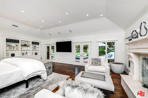 $4,995,000 | 19012 Dorlon Drive, Tarzana, CA 91356