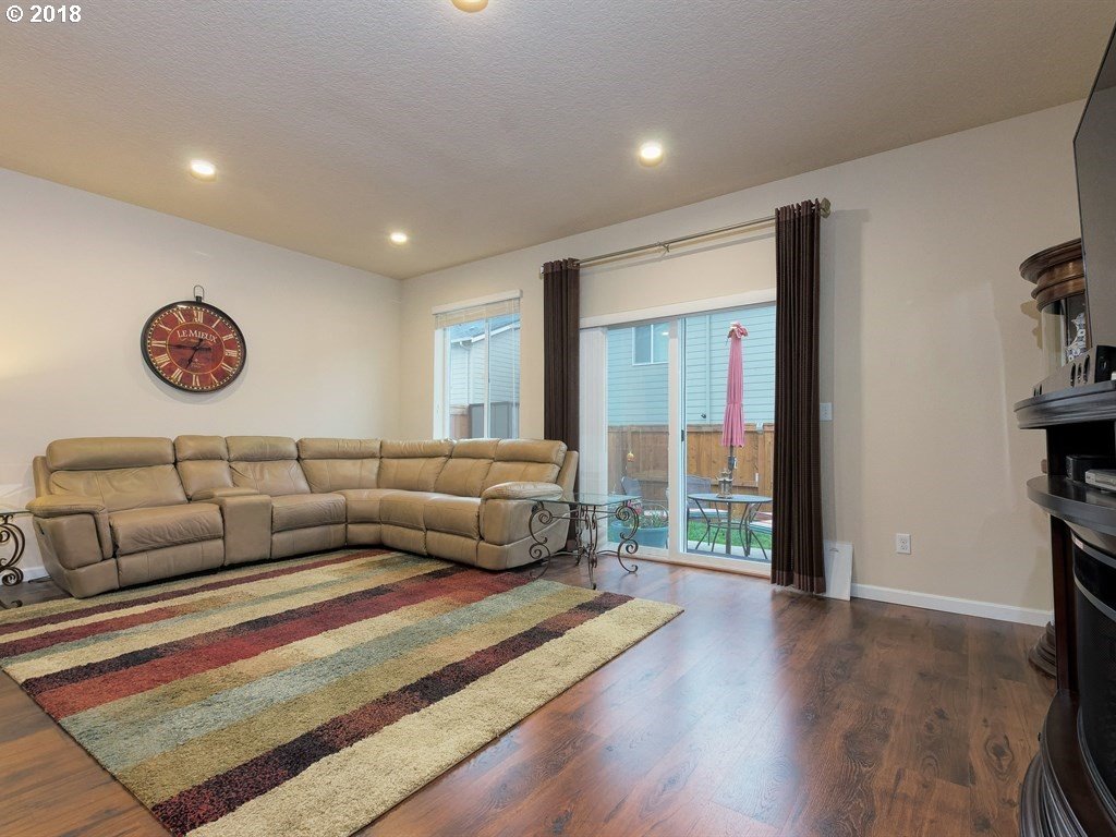 12156 Southwest Versailles Road Portland, OR 97224 - Photo 11 of 30 Gallery Image 11