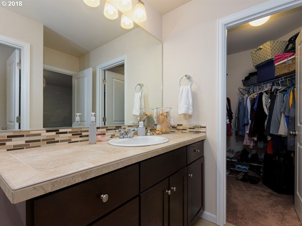 12156 Southwest Versailles Road Portland, OR 97224 - Photo 17 of 30 Gallery Image 17