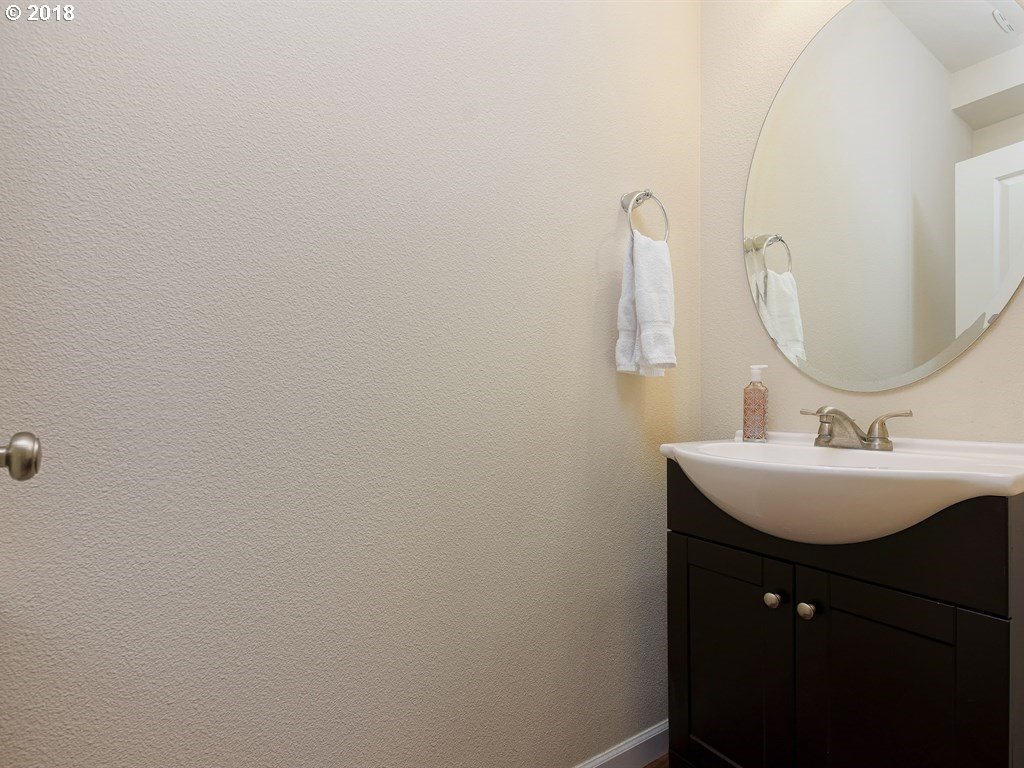 12156 Southwest Versailles Road Portland, OR 97224 - Photo 5 of 30 Gallery Image 5