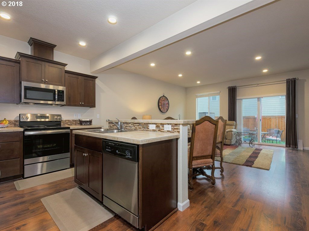12156 Southwest Versailles Road Portland, OR 97224 - Photo 6 of 30 Gallery Image 6