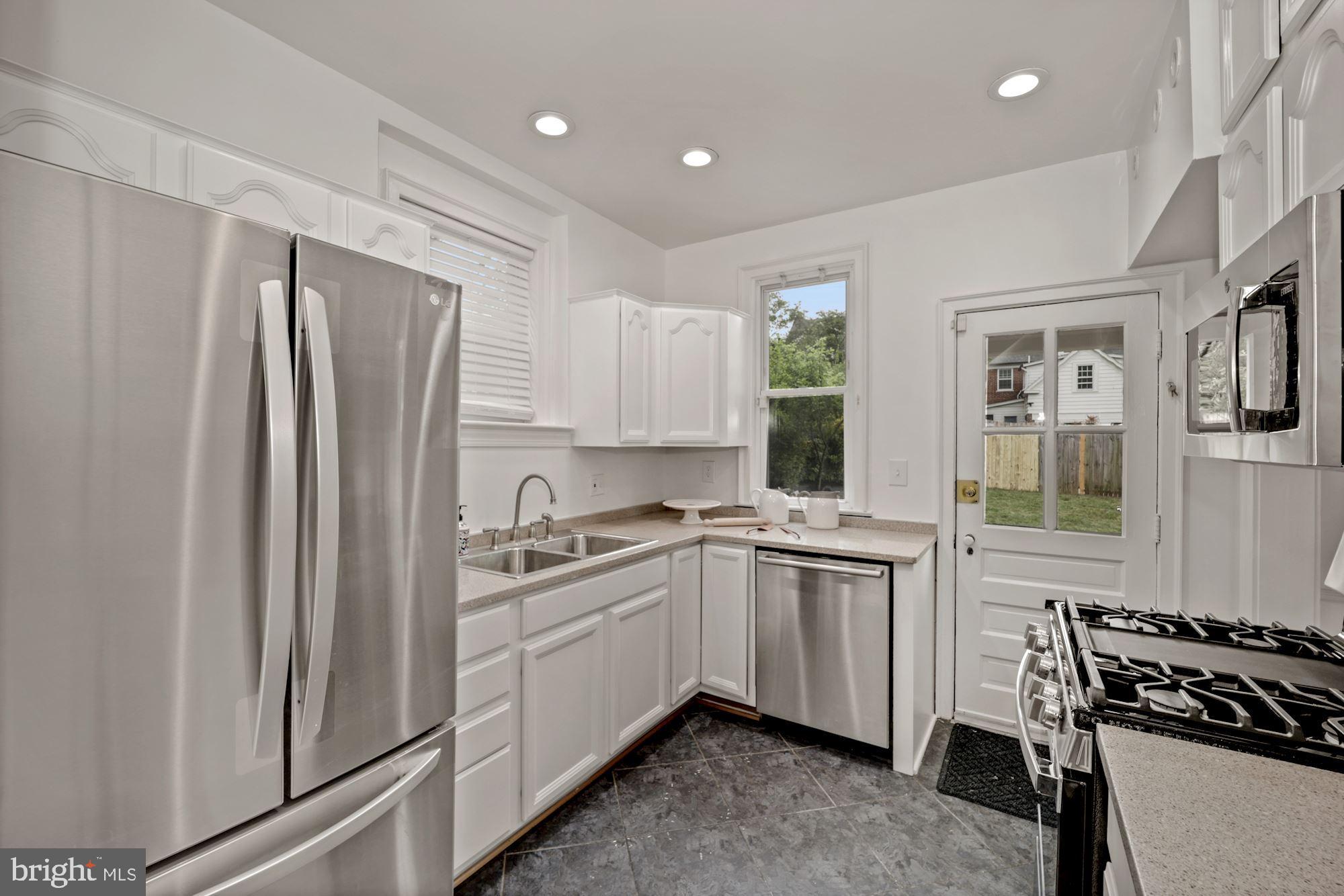 1326 Kalmia Road Northwest Washington, DC 20012 - Photo 9 of 31