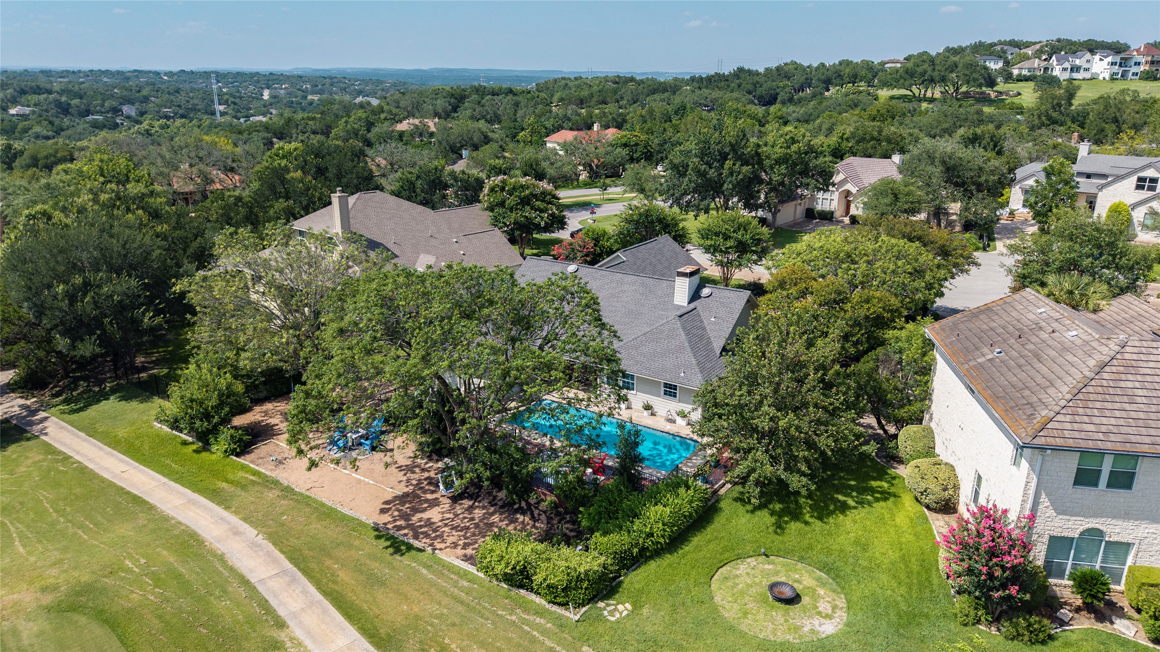 1811 Cando Court Lakeway, TX 78734 - Photo 33 of 40 View of pool