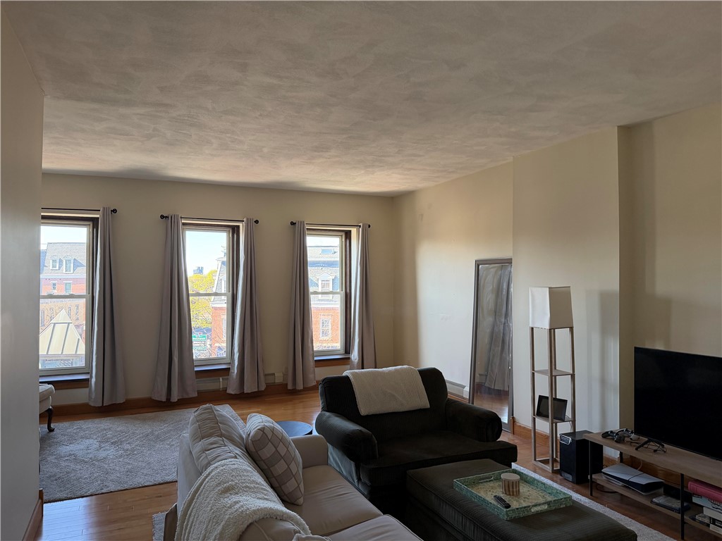 287 Gregory Street, Unit 4 Rochester, NY 14620 - Photo 2 of 15