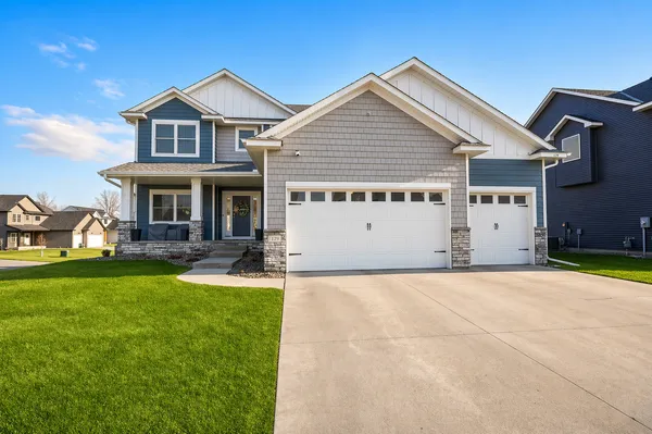 $3,695 | 429 Mario Drive, St. Paul, MN 55127
