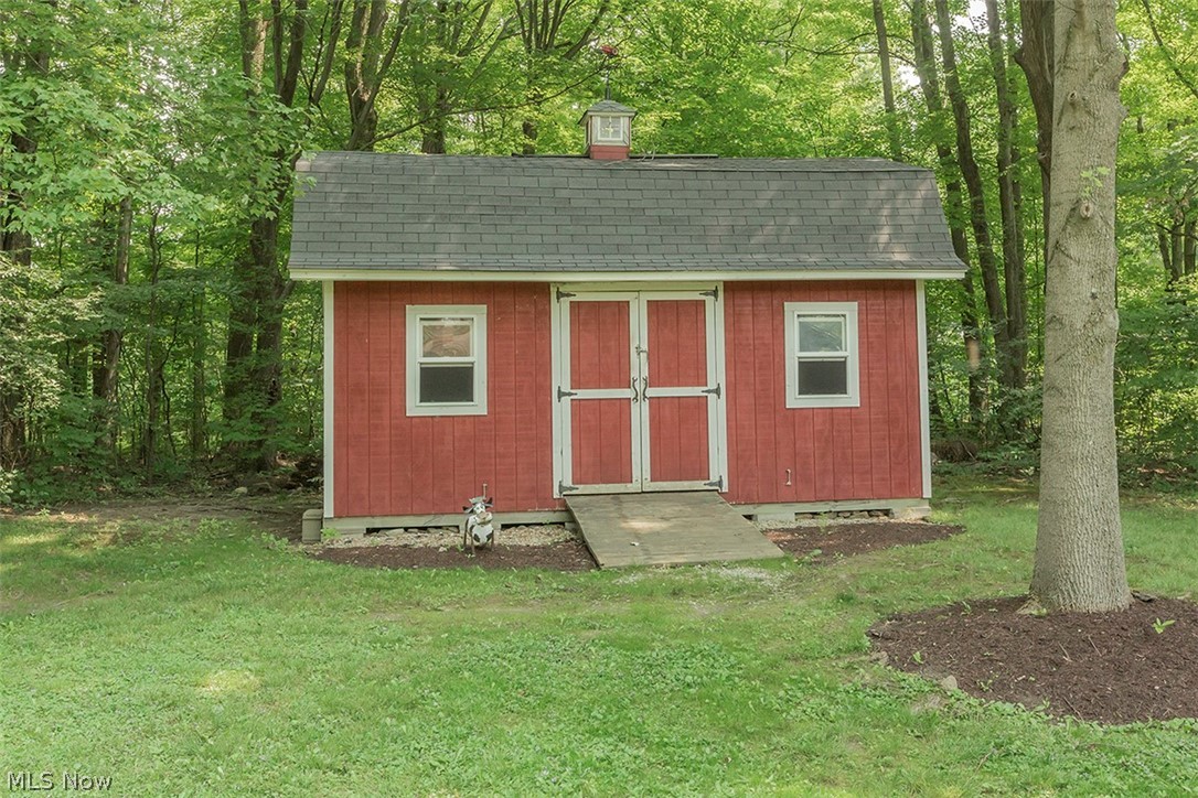 14860 Georgia Road Middlefield, OH 44062 - Photo 3 of 35