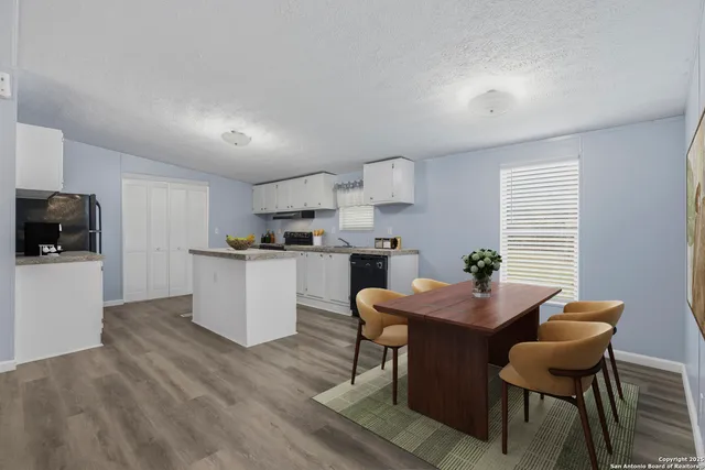 $1,750 | 24 County Road 429, Dayton, TX 77535