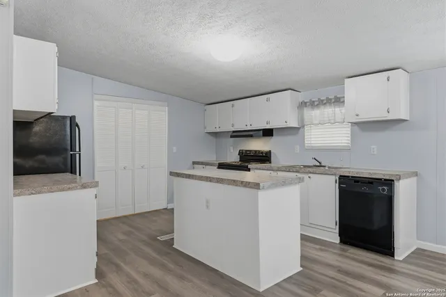 $1,750 | 24 County Road 429, Dayton, TX 77535