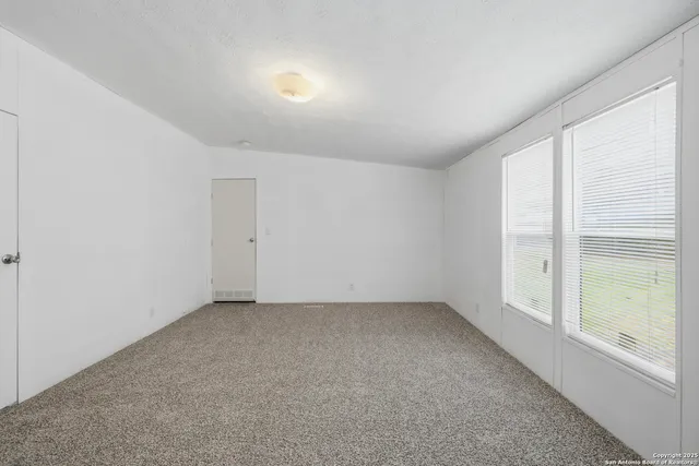 $1,750 | 24 County Road 429, Dayton, TX 77535